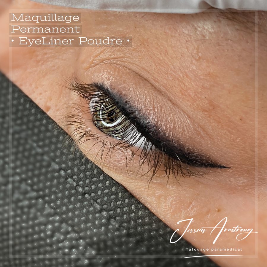 Après maquillage permanent de l'eyeliner, effet poudré