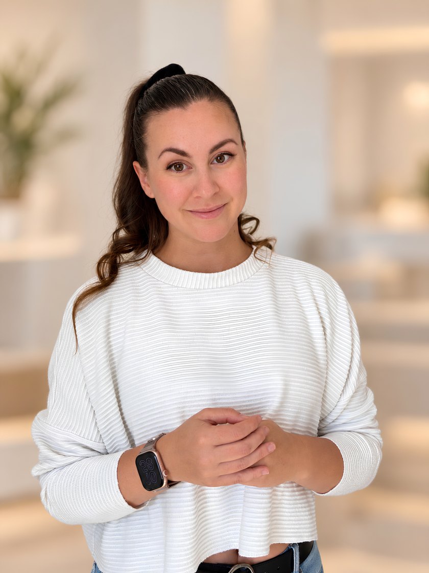 Portrait de Jessica Armstrong, spécialiste en maquillage permanent