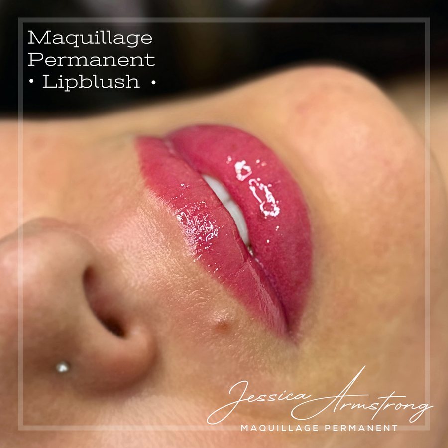 Après maquillage permanent des lèvres, soft lip blush