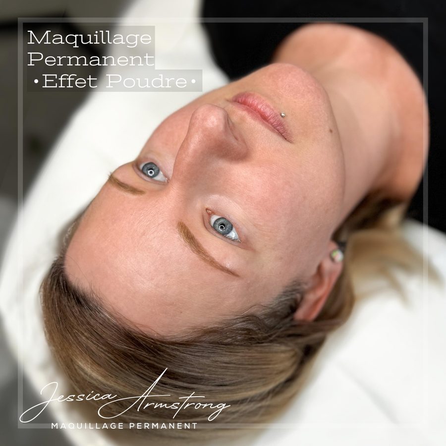 Après maquillage permanent des sourcils, effet poudré