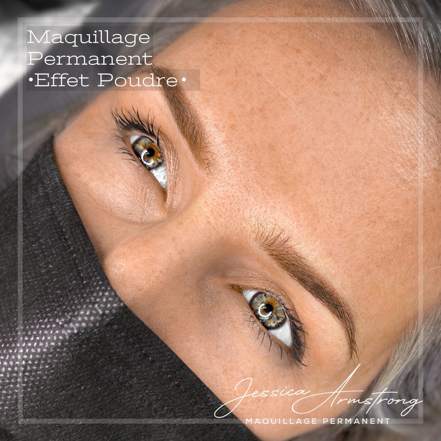 Après maquillage permanent des sourcils, effet poudré, gros plan