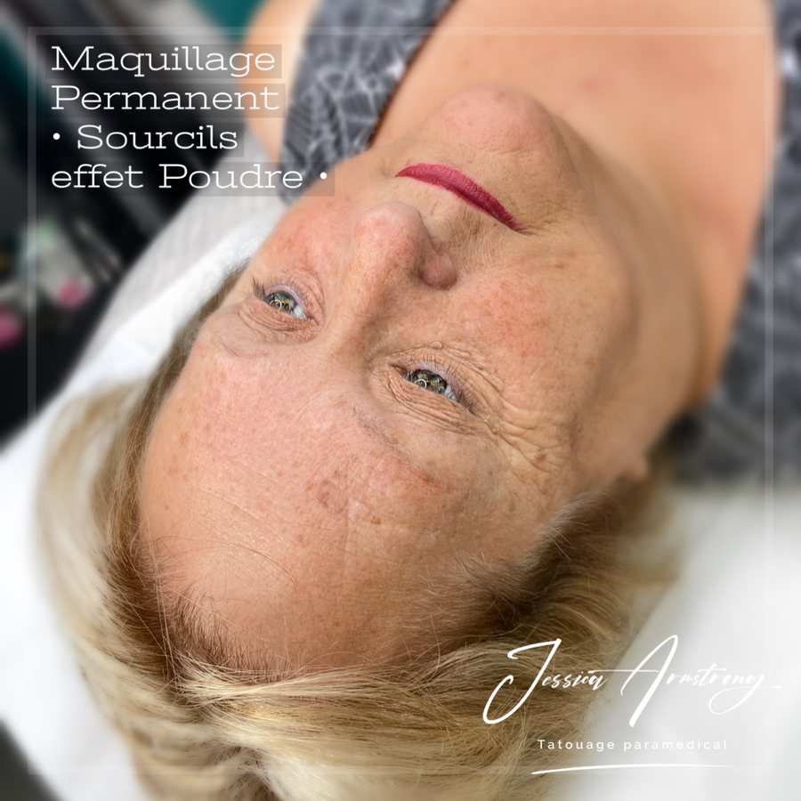 Avant maquillage permanent des sourcils, effet poudré