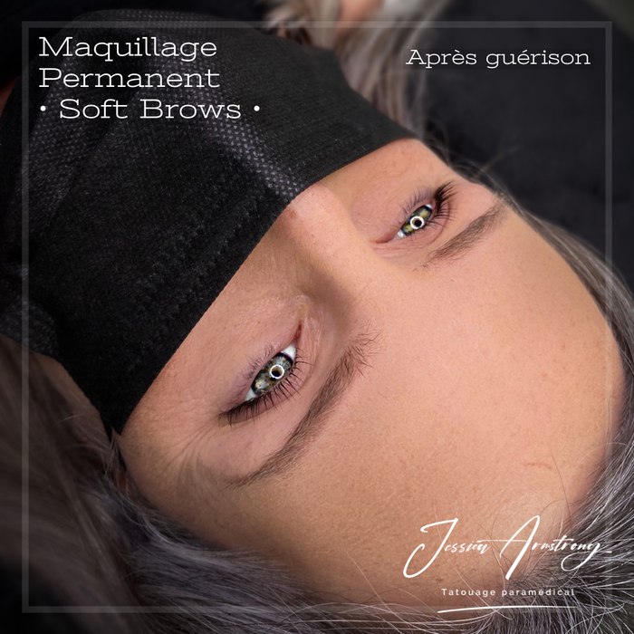 Après guérison, maquillage permanent des sourcils, effet poudré